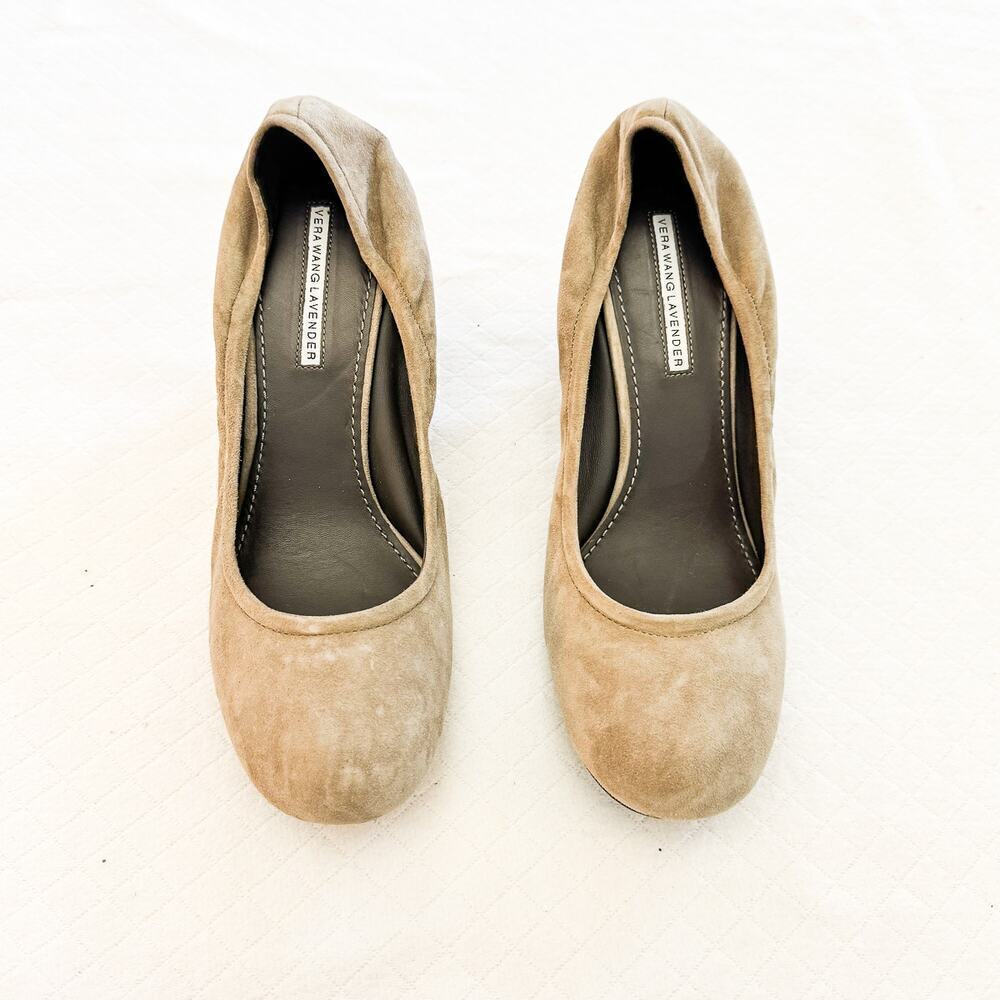 Vera Wang Lavender Suede Wedge Pump Round Toe Shoes Size 10